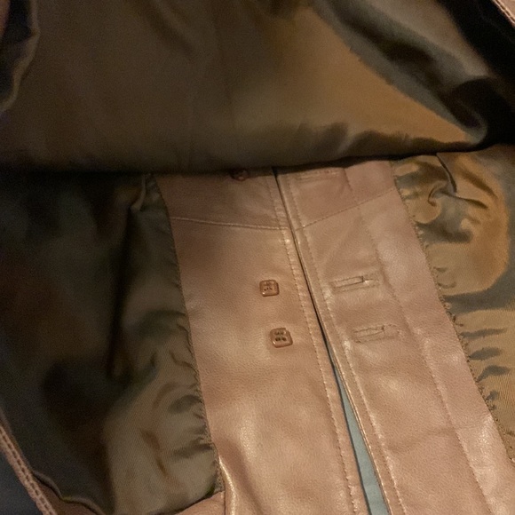 Danier women’s leather jacket - Picture 8 of 10